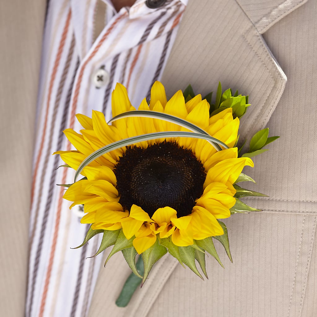 Free Spirit Boutonniere – Rose Girls, Whittier CA