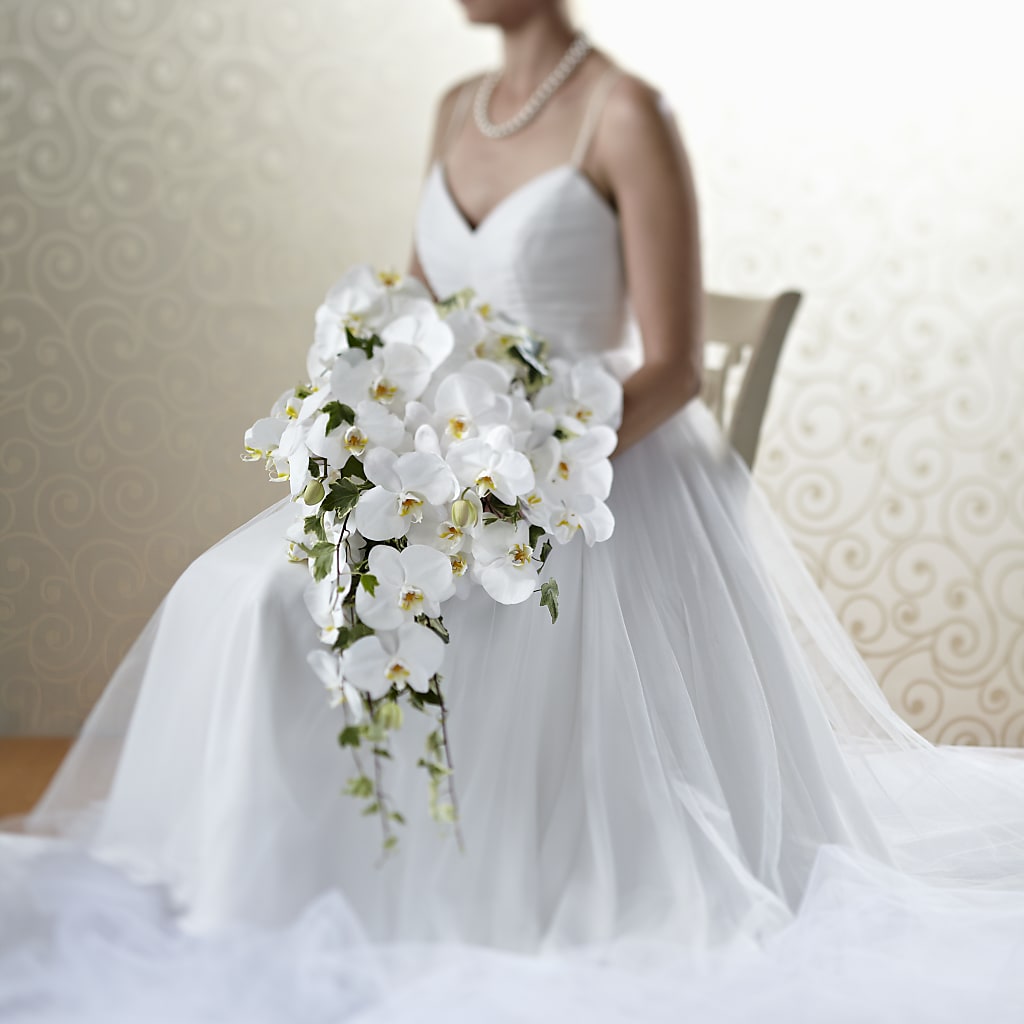 Classic White Bouquet – Rose Girls, Whittier CA