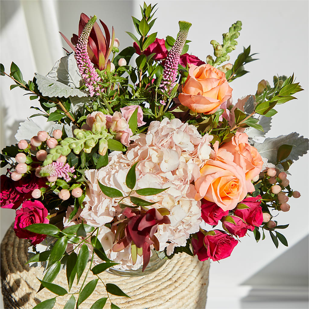 Glitz & Glam Bouquet –  Rose Girls, Whittier CA